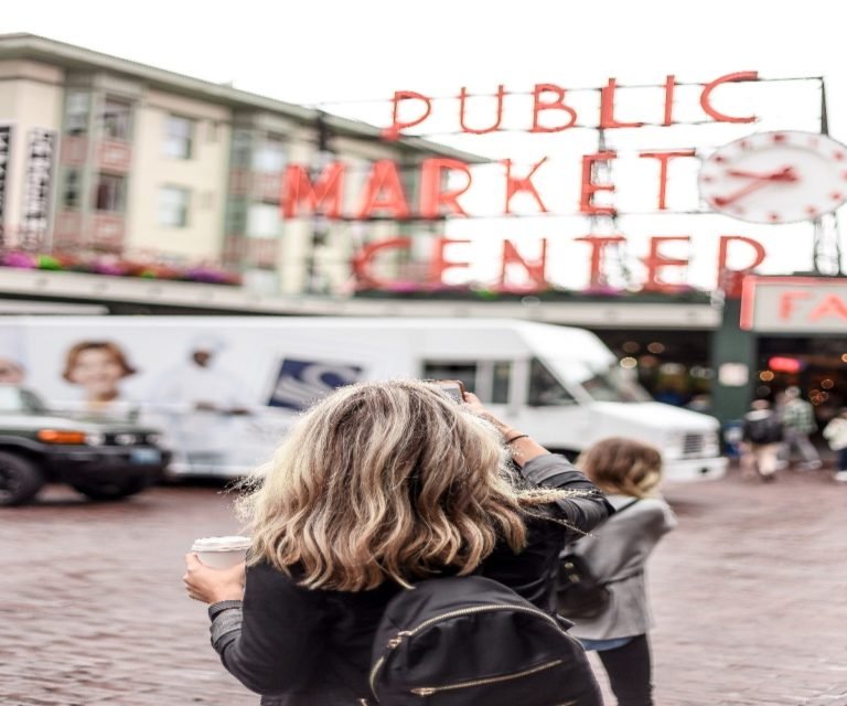 10 Ways To Save Money When You Travel