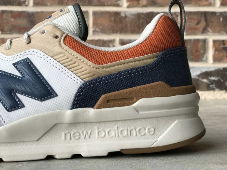 5 Reasons Everyone Should Own a Pair of Classic Sporty Sneakers