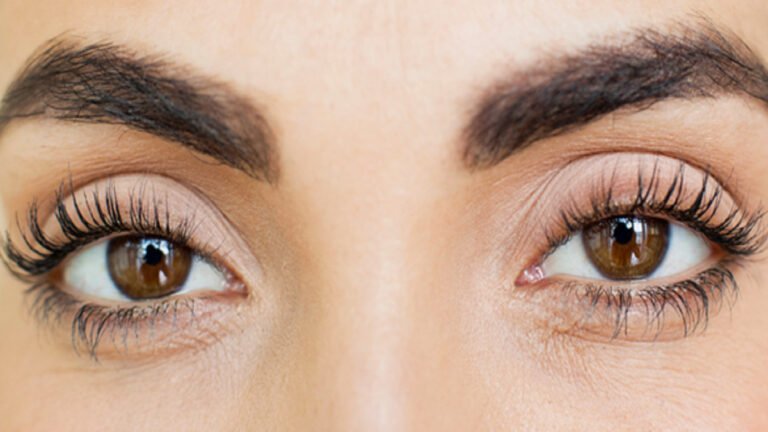 How to Strengthen Lashes and Improve their Growth?