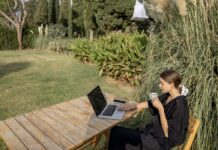 Impact Of Garden Pods In Journalism Offices: Boosting Creativity and Chill Vibes